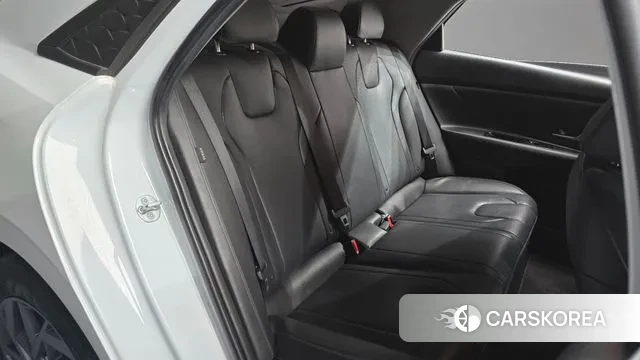 Hyundai The New Avante (CN7) 2024 Белый из Кореи, фото 3