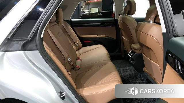 Hyundai Grandeur Hybrid (GN7) 2023 Серебряный из Кореи, фото 3