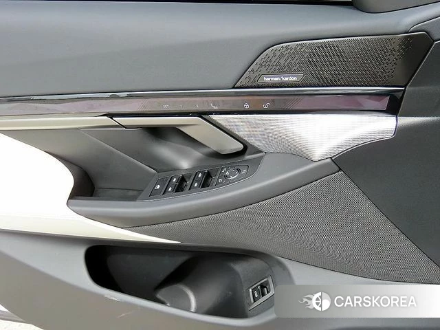 BMW 5 Series (G60) 2025 Белый из Кореи, фото 3