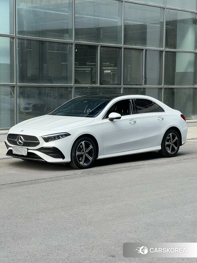 Mercedes-Benz Class A 2024 Белый из Китая, фото 3