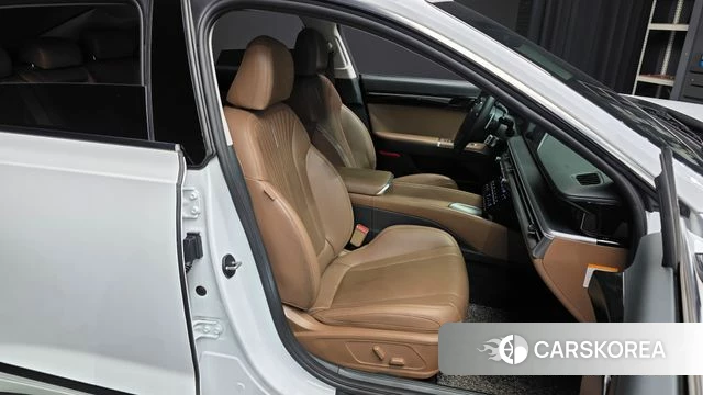 Hyundai Grandeur Hybrid (GN7) 2023 Белый из Кореи, фото 3