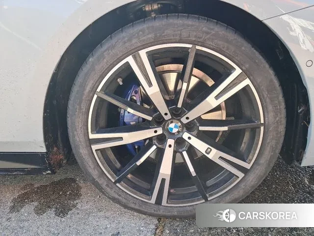 BMW 5 Series (G60) 2025 Серебряный из Кореи, фото 3