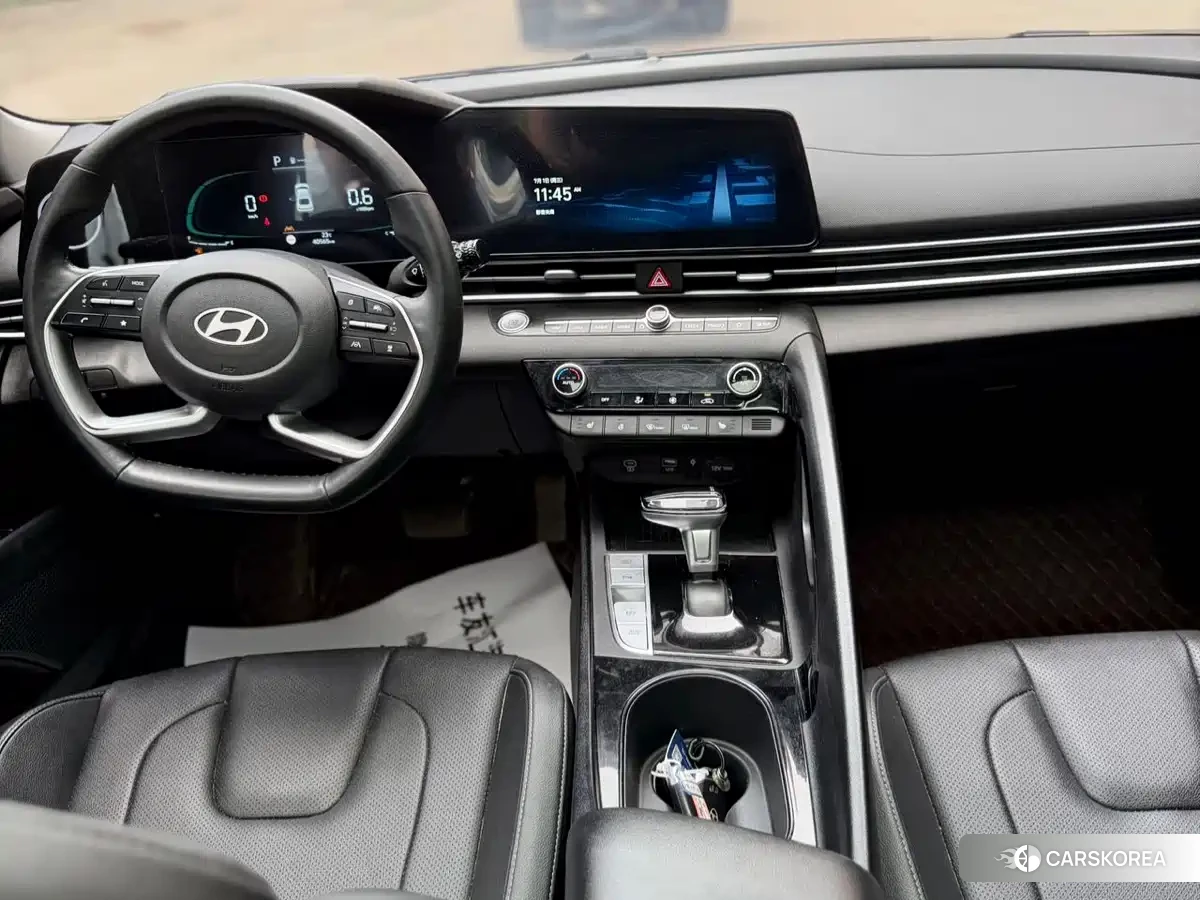 Hyundai Elantra 2023 Silver/gray из Китая, фото 3