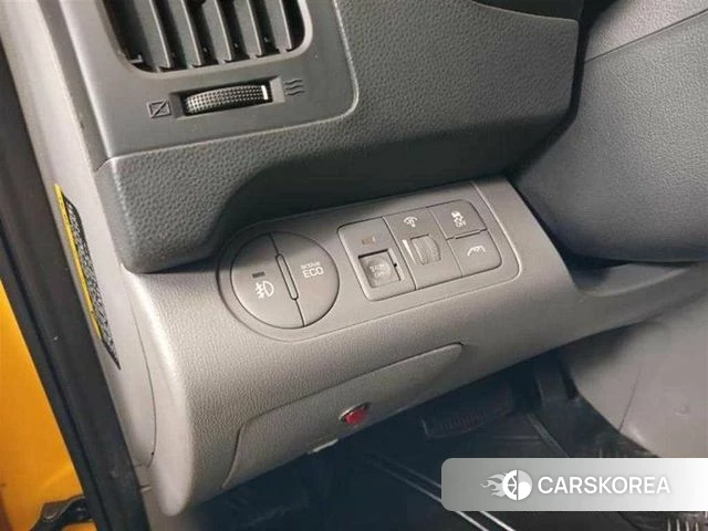 Hyundai The New Grand Starex 2018 Желтый из Кореи, фото 3