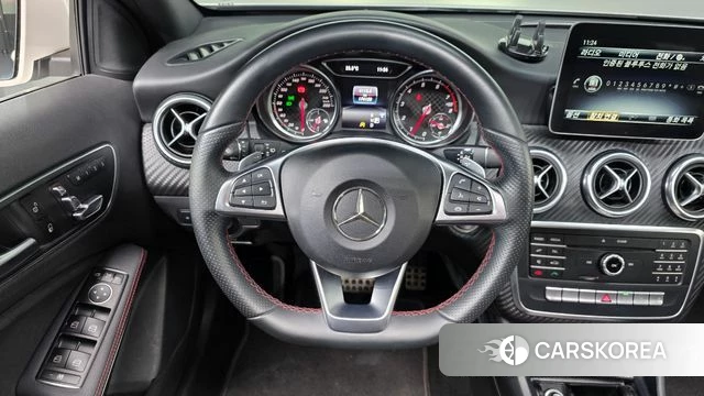 Mercedes-Benz A-Class W176 2018 Белый из Кореи, фото 3