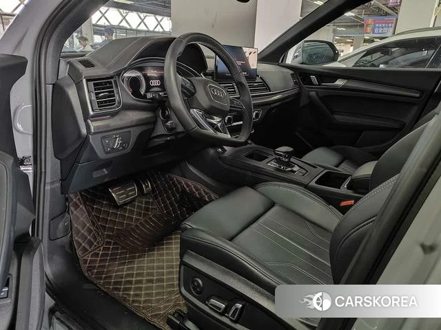 Audi Q5L 2024 Серебристо-серый из Китая, фото 3