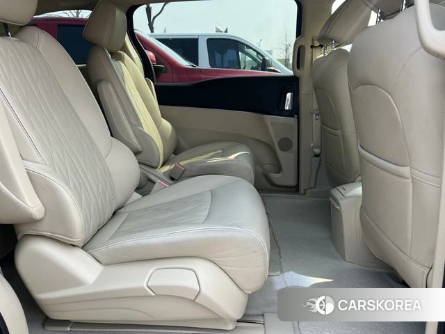 Buick GL8 2024 Темно-серый из Китая, фото 3