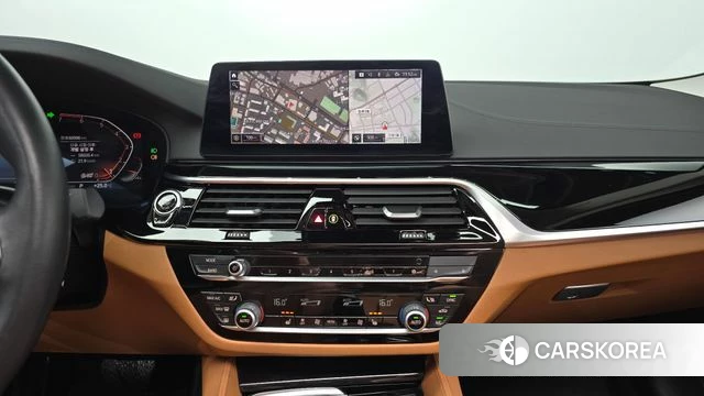 BMW 5 Series (G30) 2020 Серебристо-серый из Кореи, фото 3