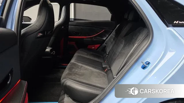 Hyundai Avante (CN7) 2022 Светло-серебряный цвет из Кореи, фото 3