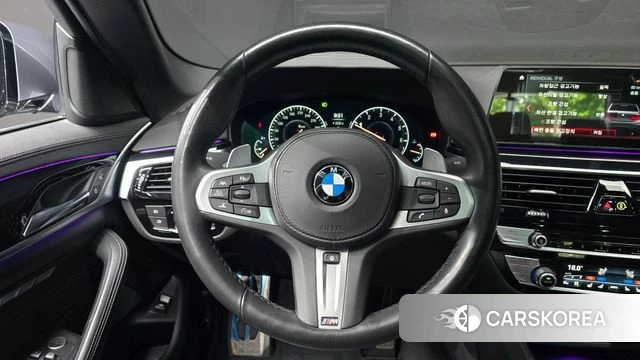 BMW 5 Series (G30) 2019 Серебристо-серый из Кореи, фото 3