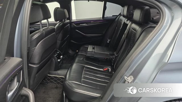 BMW 5 Series (G30) 2018 Светло-серебряный цвет из Кореи, фото 3