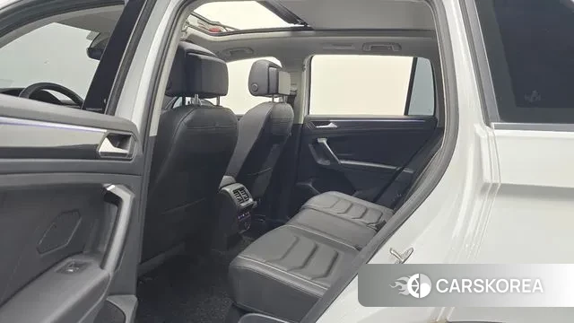 Volkswagen Tiguan second Generation 2023 Белый из Кореи, фото 3