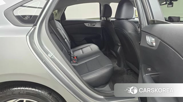 Kia The New K3 2nd generation 2023 Серебристо-серый из Кореи, фото 3