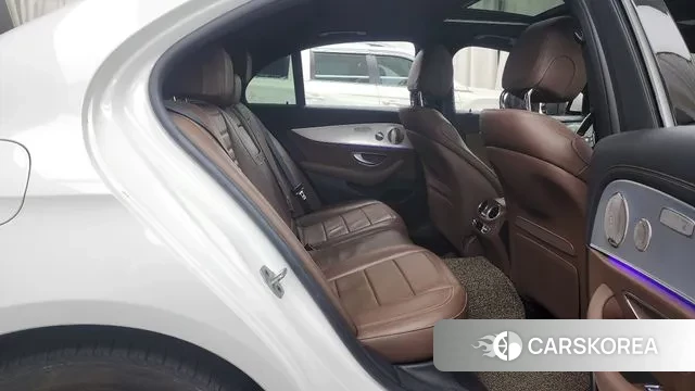 Mercedes-Benz E-Class W213 2021 Белый из Кореи, фото 3