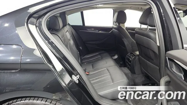 BMW 5 Series (G30) 2018 Черный из Кореи, фото 3