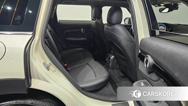 Mini Cooper Clubman 2021 Жемчужный цвет из Кореи, фото 3