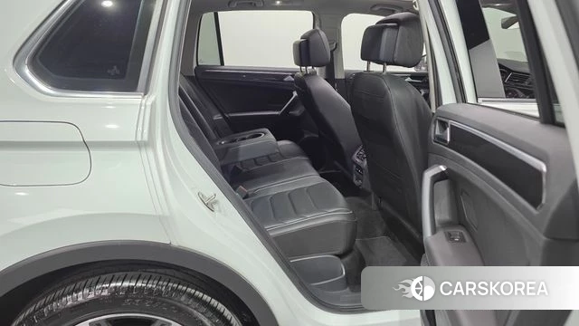 Volkswagen Tiguan second Generation 2022 Белый из Кореи, фото 3