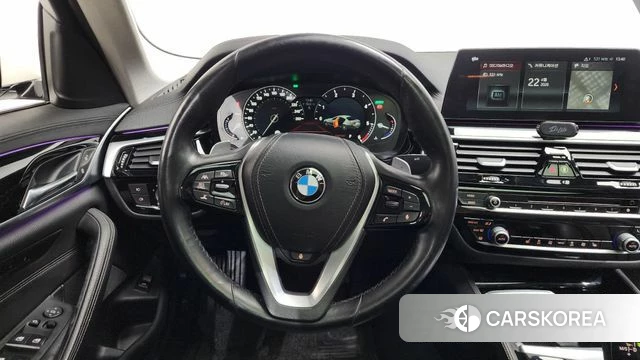 BMW 5 Series (G30) 2018 Белый из Кореи, фото 3
