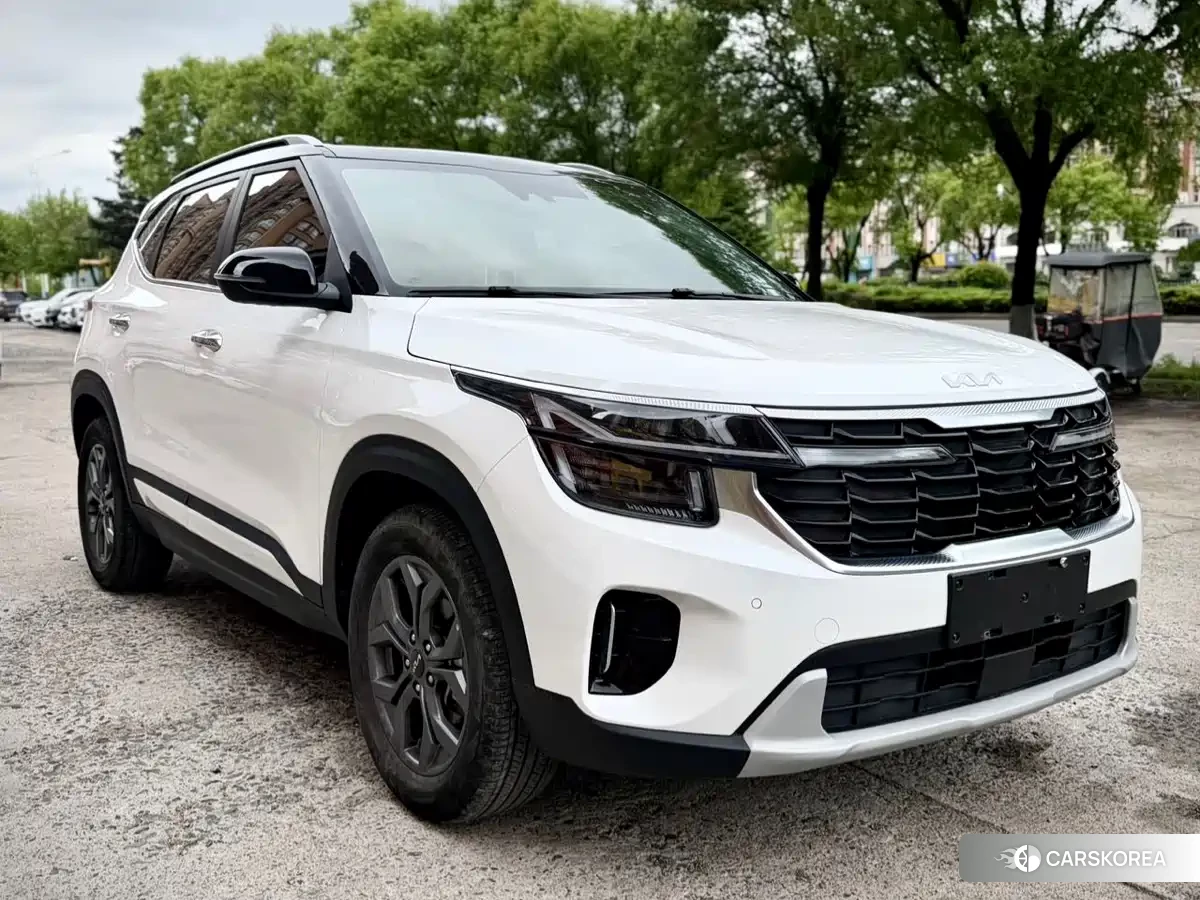 Kia Seltos 2023 Белый из Китая, фото 3