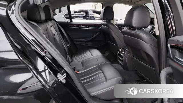 BMW 5 Series (G30) 2018 Черный из Кореи, фото 3