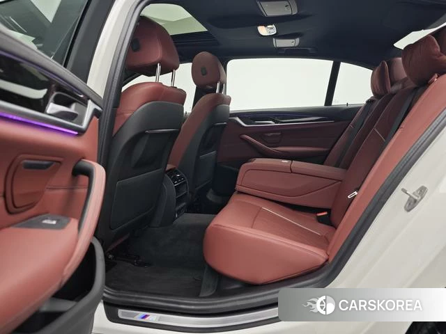 BMW 5 series 2024 Белый из Китая, фото 3