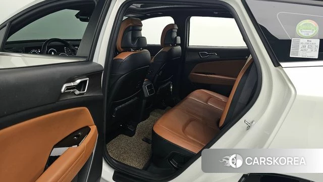 Kia Sportage 5th Generation Hybrid 2022 Белый из Кореи, фото 3