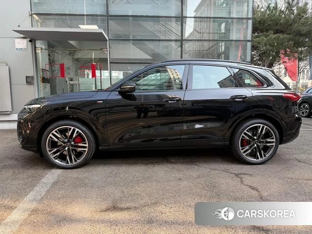 Audi Q5 (80A) 2025 Черный из Кореи, фото 3
