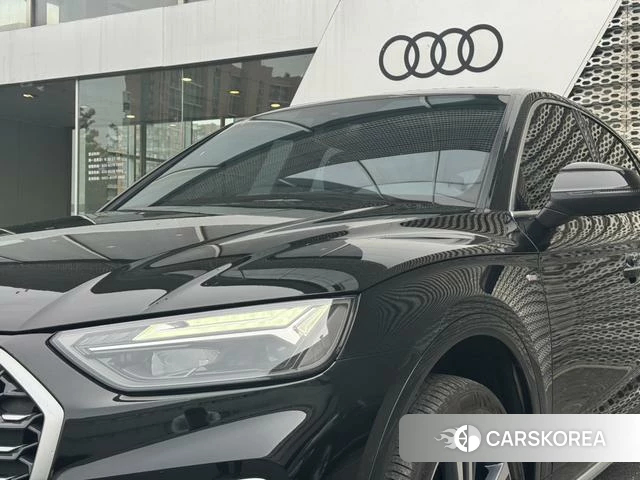 Audi Q5L Sportback 2021 Черный из Китая, фото 3