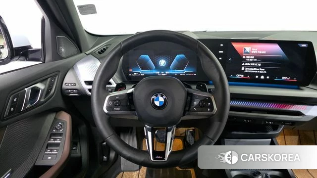 BMW 1 Series (F70) 2025 Серебристо-серый из Кореи, фото 3
