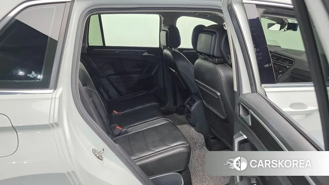 Volkswagen Tiguan second Generation 2020 Белый из Кореи, фото 3