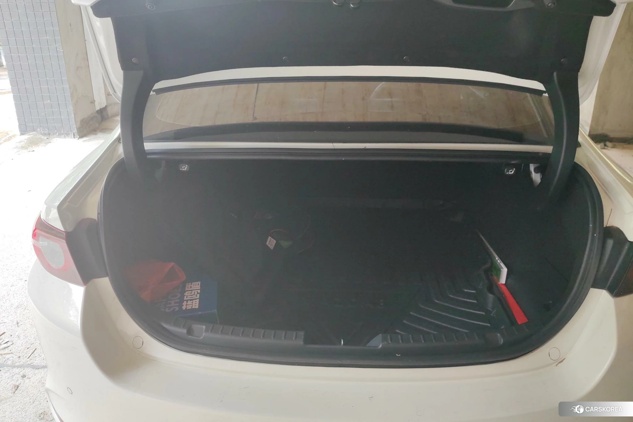 Mazda 3 2023 Белый из Китая, фото 3