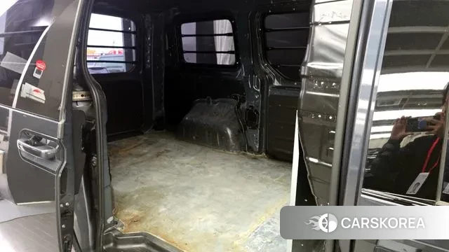 Hyundai Staria 2022 Серый из Кореи, фото 3