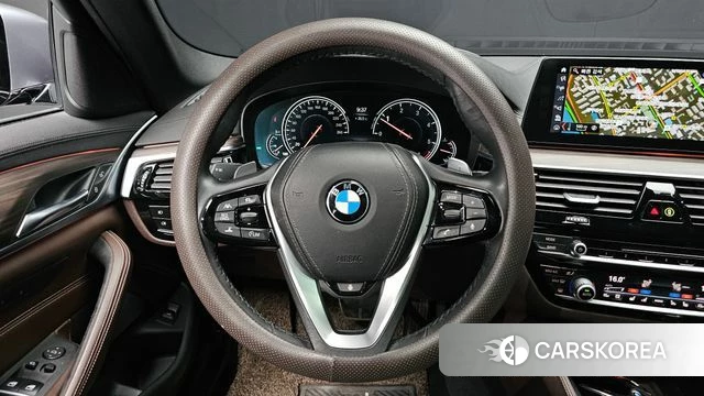 BMW 5 Series (G30) 2018 Серебристо-серый из Кореи, фото 3
