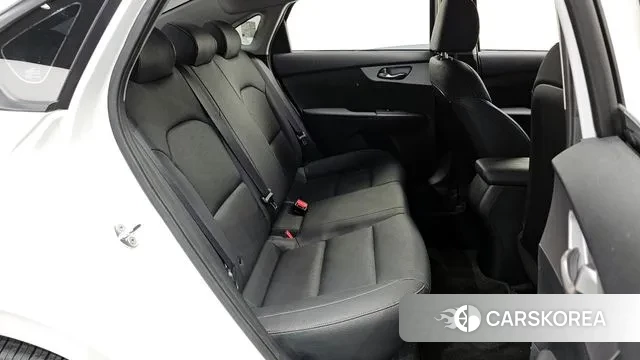 Kia The New K3 2nd generation 2021 Белый из Кореи, фото 3