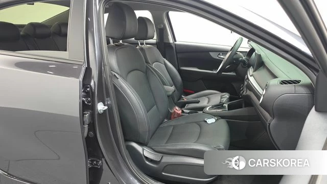 Kia The New K3 2nd generation 2023 Серый из Кореи, фото 3