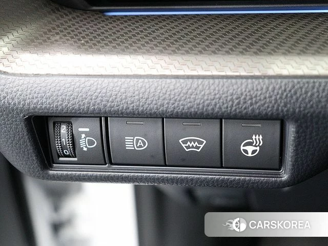 Toyota Prius 5th Generation 2025 Белый из Кореи, фото 3