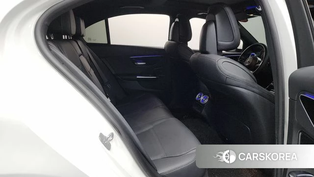 Mercedes-Benz C-Class W206 2024 Белый из Кореи, фото 3
