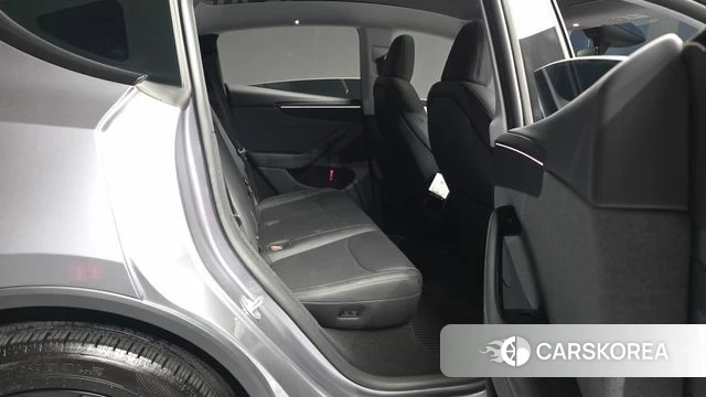 Tesla Model Y 2025 Серебристо-серый из Кореи, фото 3