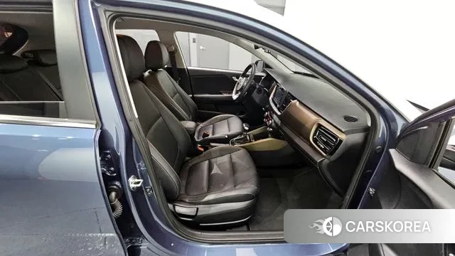 Kia Stonic 2018 Синий из Кореи, фото 3
