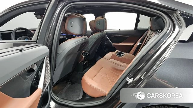 BMW 5 Series (G60) 2025 Серый из Кореи, фото 3