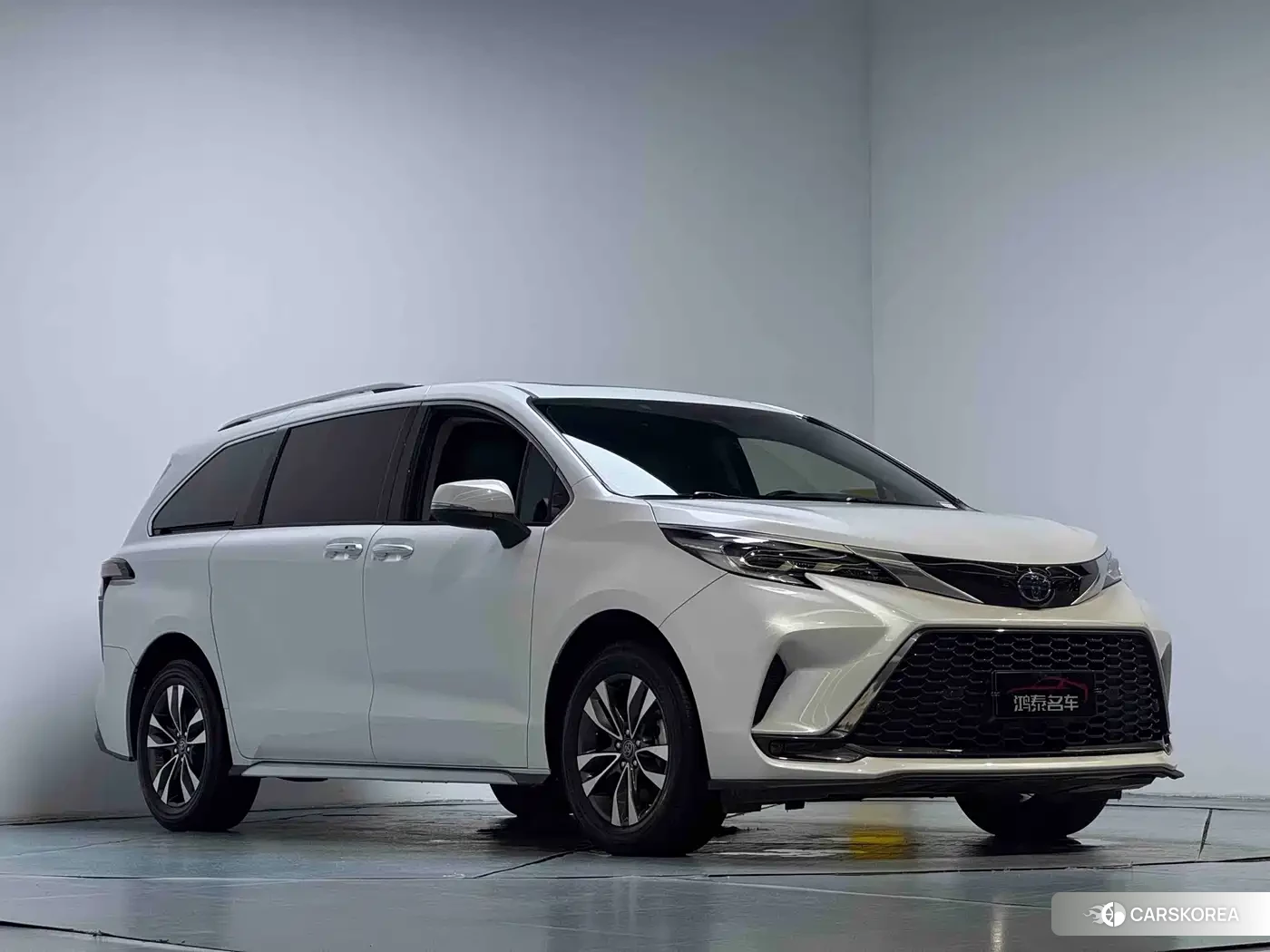 Toyota Grevia 2024 Белый из Китая, фото 3