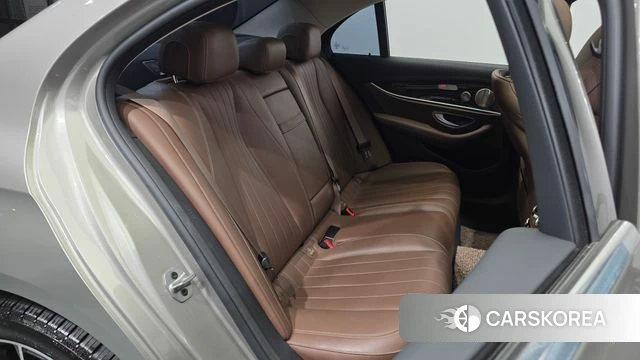 Mercedes-Benz E-Class W213 2021 Песочный из Кореи, фото 3