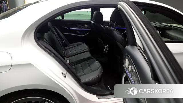 Mercedes-Benz E-Class W213 2023 Белый из Кореи, фото 3