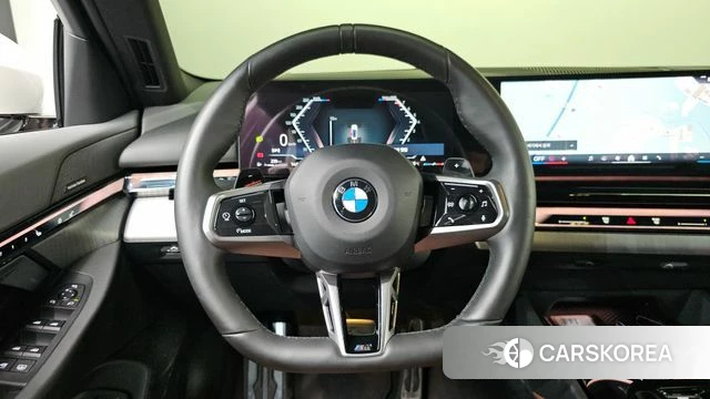 BMW 5 Series (G60) 2024 Белый из Кореи, фото 3