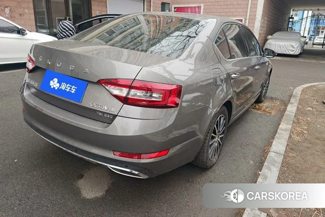 Skoda Octavia 2020 Темно-серый из Китая, фото 3