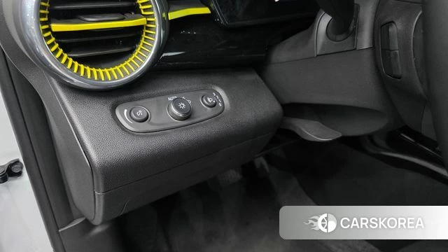 Chevrolet (GM Daewoo) Trax Crossover 2023 Белый из Кореи, фото 3
