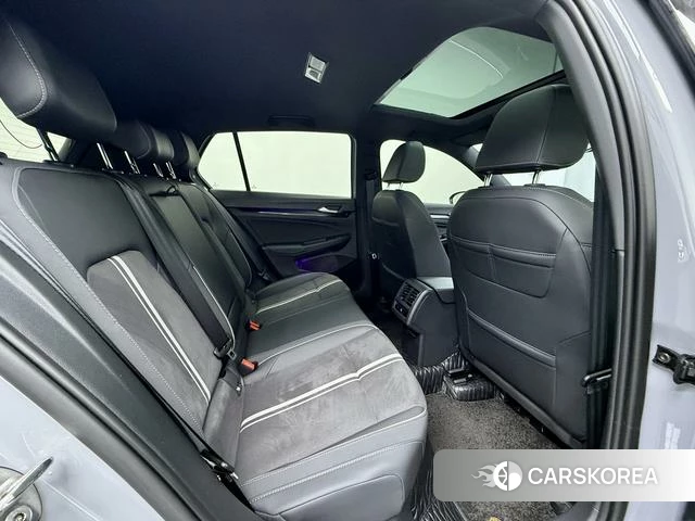 Volkswagen Golf 2023 Темно-серый из Китая, фото 3