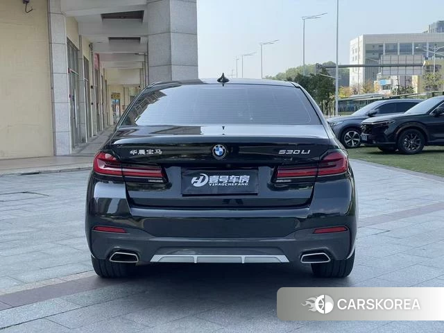BMW 5 series 2021 Черный из Китая, фото 3