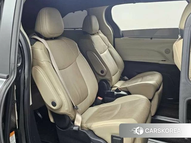 Toyota Sienna 4th Generation 2021 Черный из Кореи, фото 3