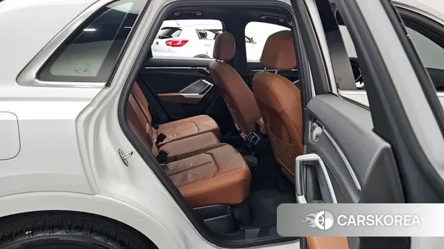 Audi Q3 (F3) 2023 Белый из Кореи, фото 3